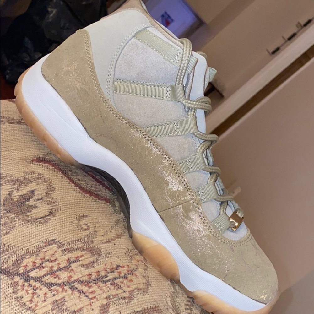 Jordan’s - Picture 2 of 7